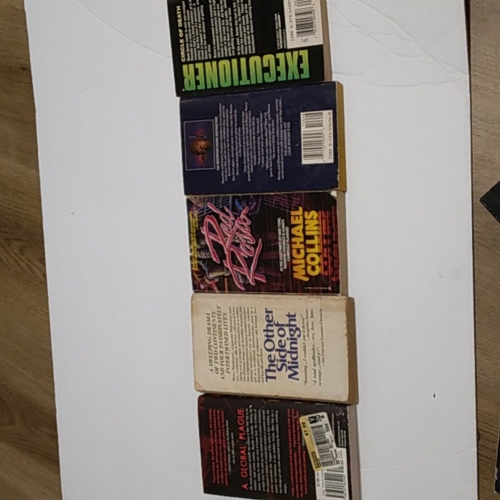 Bundle Books - Picture 7 of 7